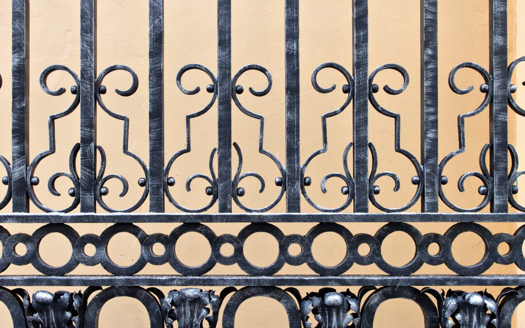 Guide to Choosing the Right Iron Fencing Design and Style