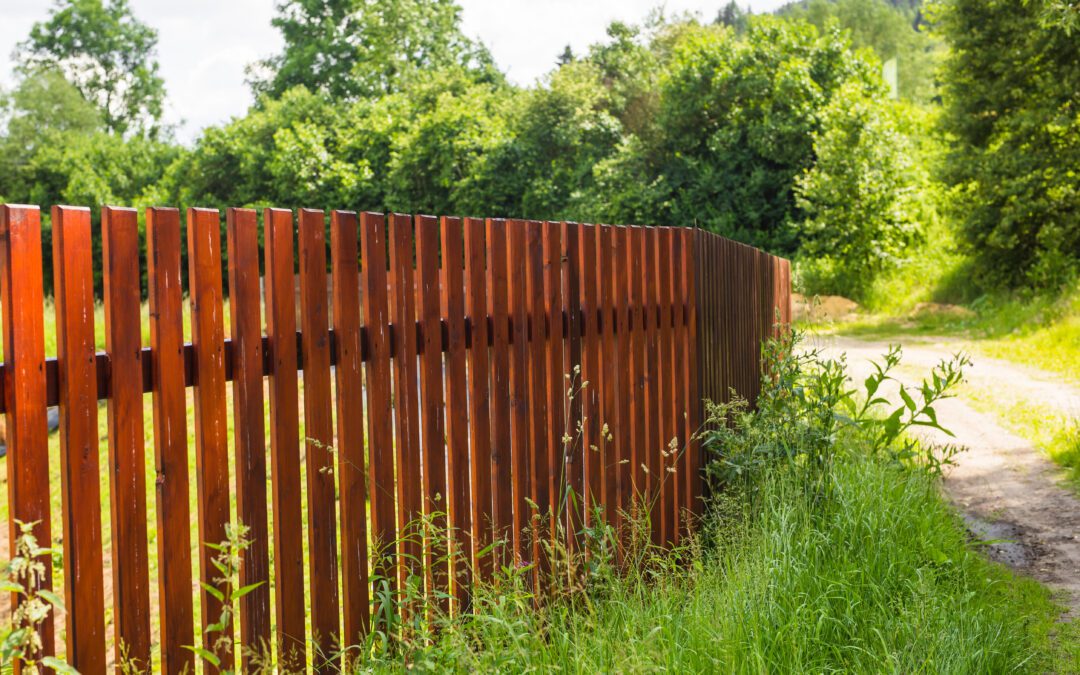 The Guide to Choosing the Perfect Wood Fence Installer